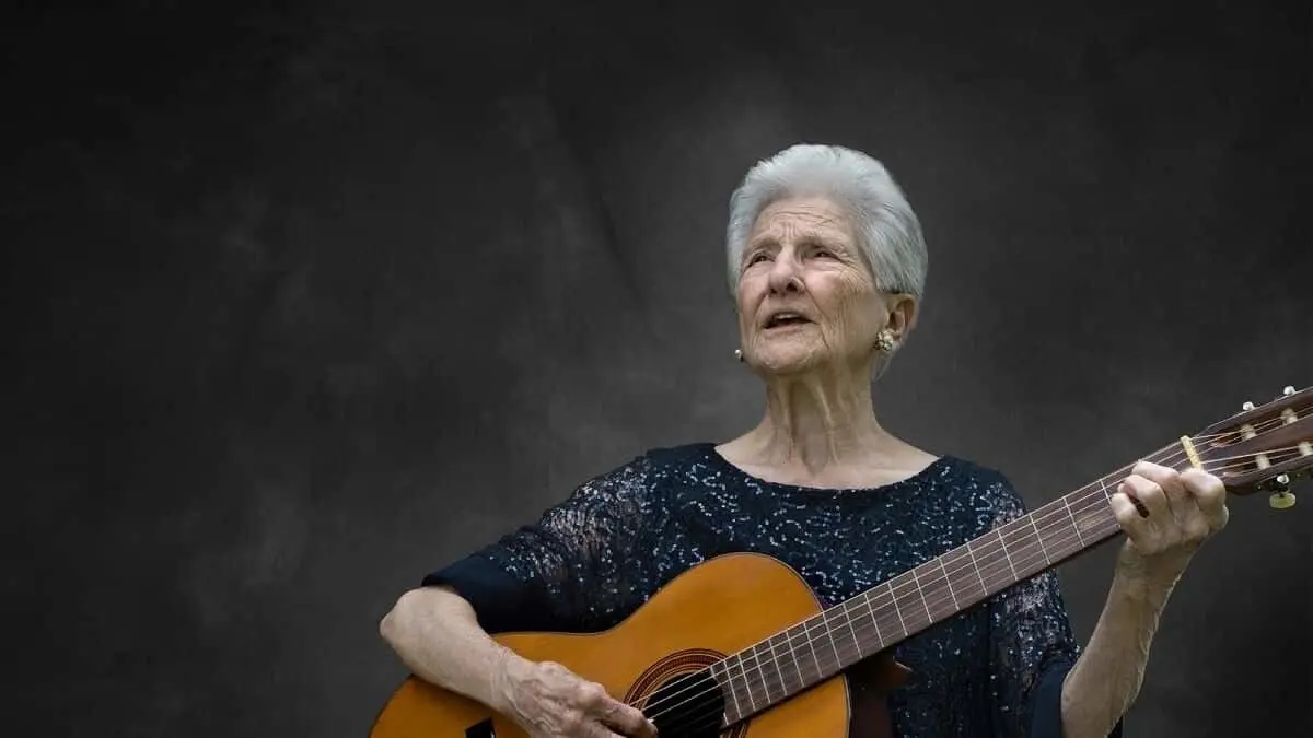 ¡Los sueños sí se cumplen! Ángela Álvarez gana Latin Grammy a los 95 años