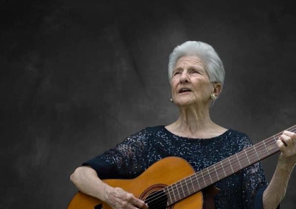 ¡Los sueños sí se cumplen! Ángela Álvarez gana Latin Grammy a los 95 años