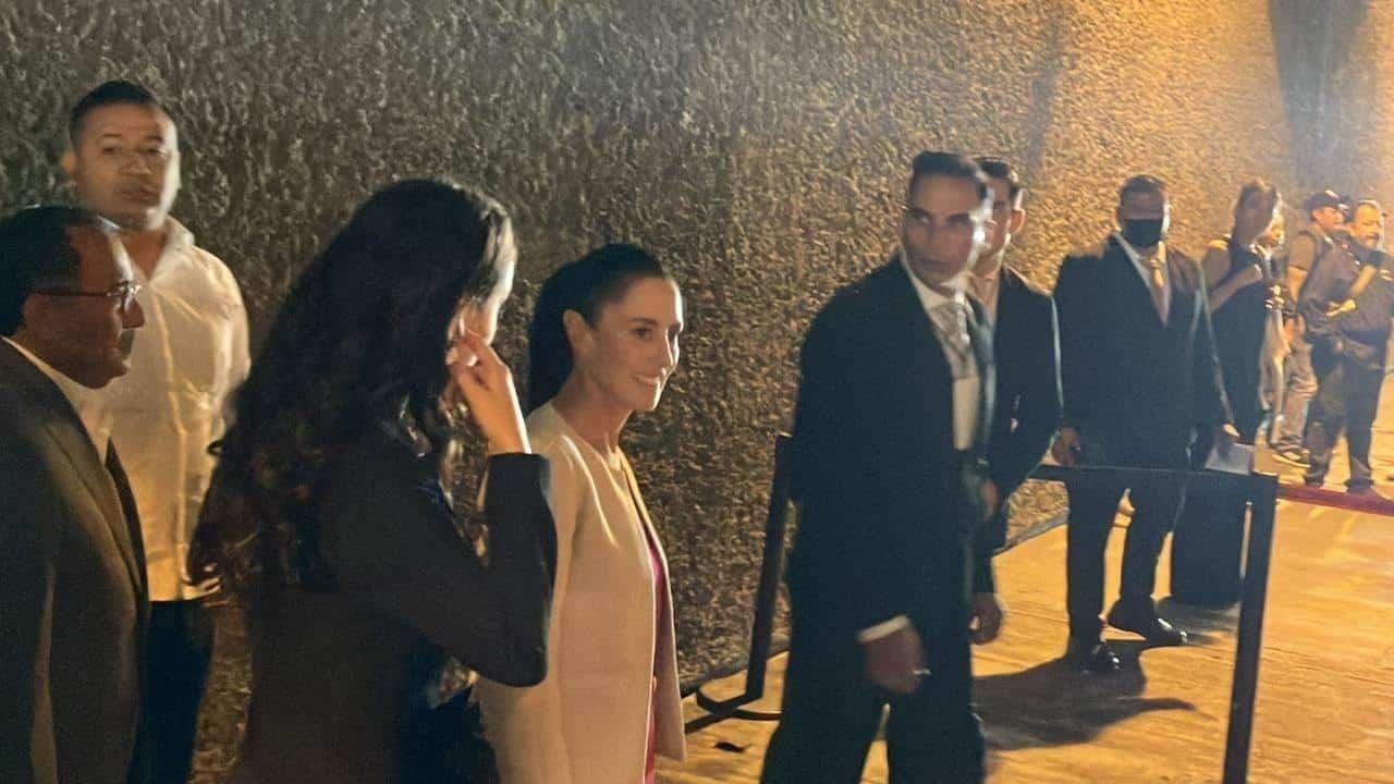 TQM. Memo Ochoa: Claudia Sheinbaum; se pone la playera de México