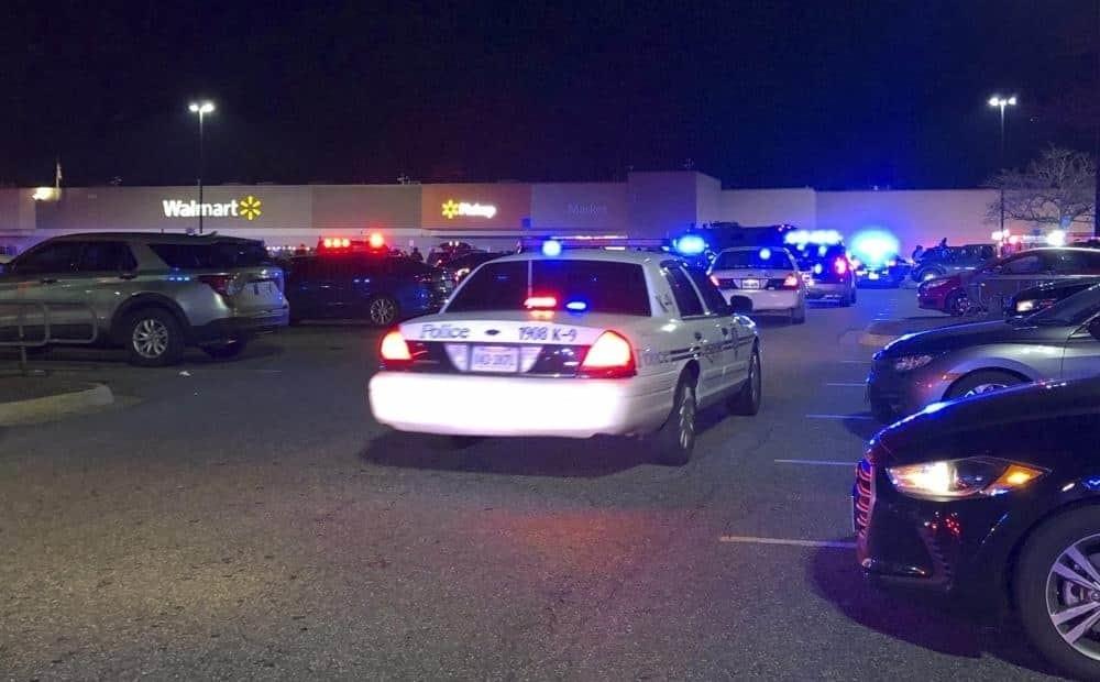Gerente de Walmart ataca y mata a seis compañeros