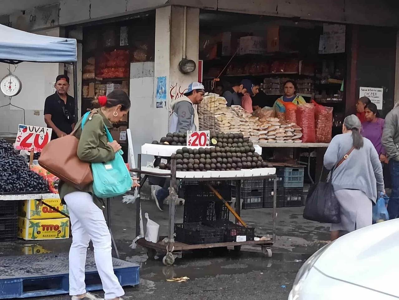 Baja precio del aguacate por su calidad