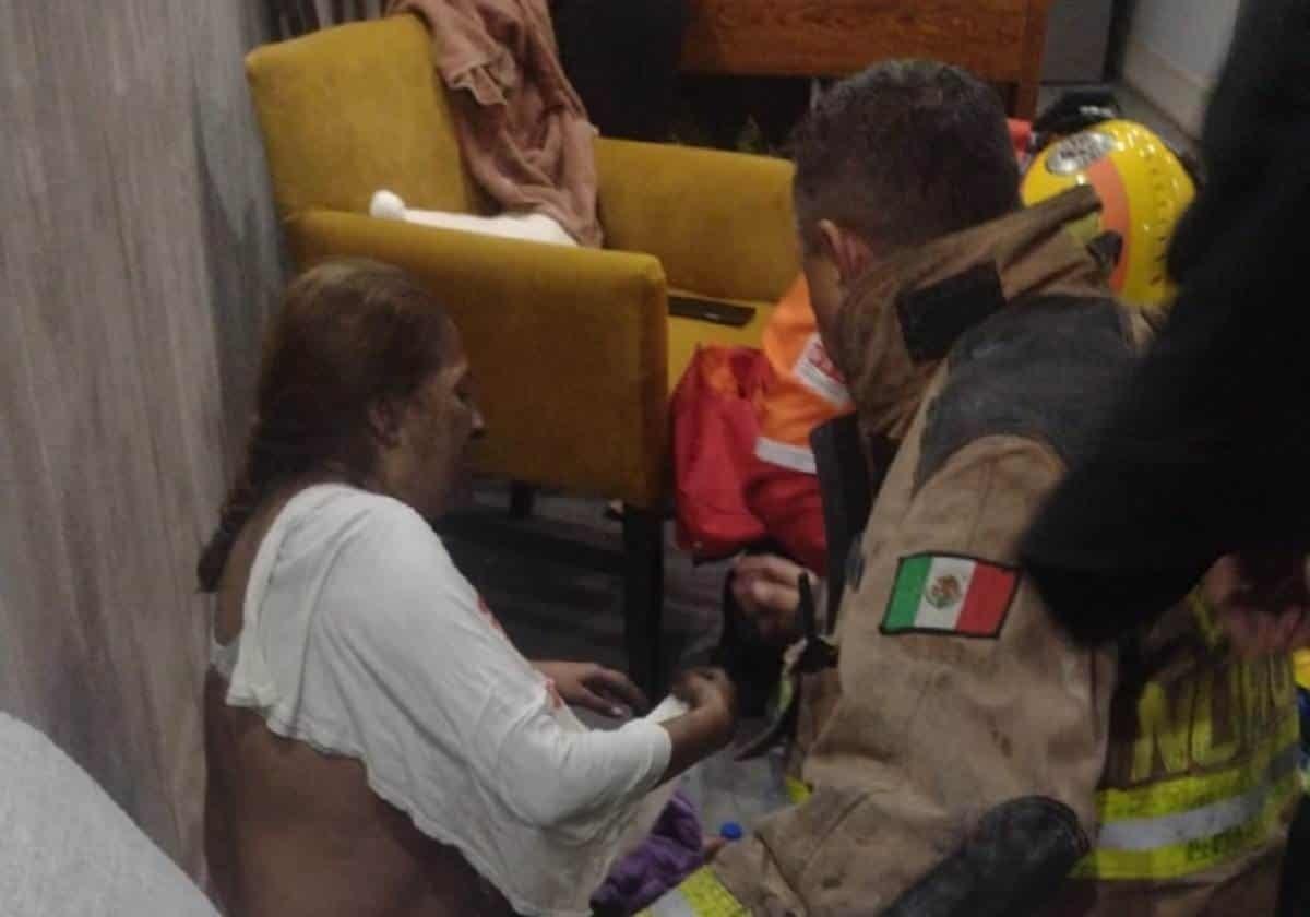 Se incendia vivienda en Escobedo; hay 2 lesionados