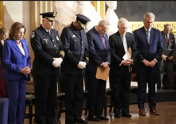 Condecoran a guardias estadounidenses que defendieron el Capitolio en 2021