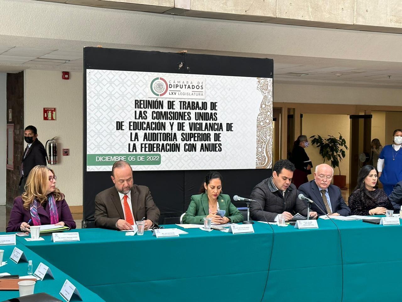 El rector de la UANL, Santos Guzmán asistió al evento de entrega de los estados financieros de las universidad públicas. FOTO: Cortesía
