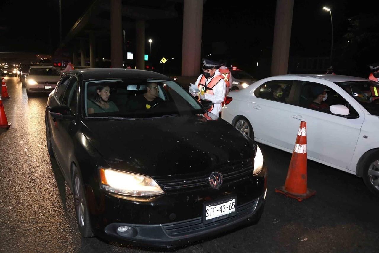 Las multas por conducir en estado de ebriedad son una de las más altas, y es la que más se aplica en este mes, los infractores pueden ir desde estar unas horas en prisión hasta pagar casi 60 mil pesos. Foto: Carolina León