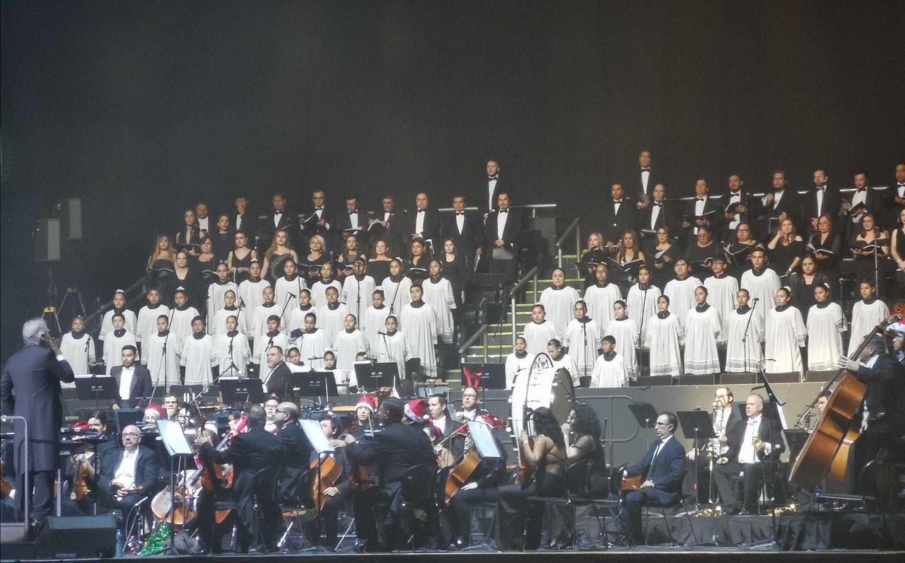 La Orquesta Sinfónica de Nuevo León se ganó los aplausos del público. Fotos: Mauricio Morales