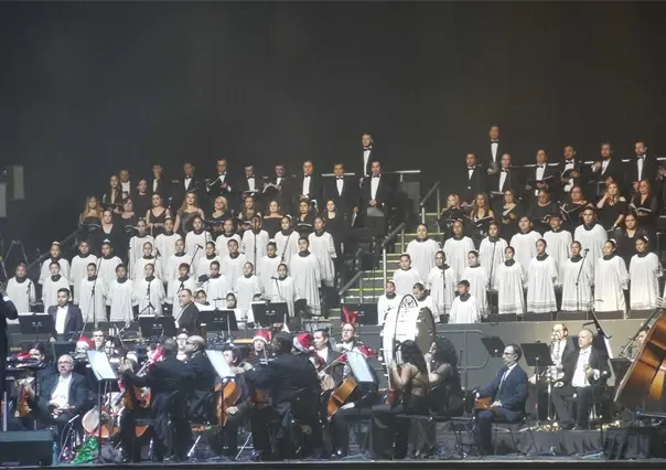 Esparce Orquesta Sinfónica de la UANL alegría navideña en Monterrey