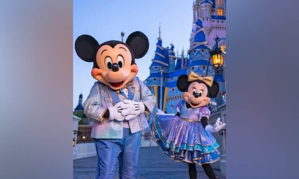 Multimillonario cerró Disney World para vacaciones de sus empleados