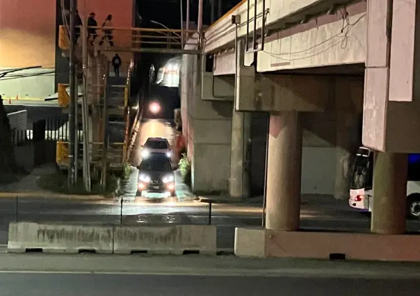 Usuarios de transporte denuncian falta de luminarias en Valle Alto de Monterrey