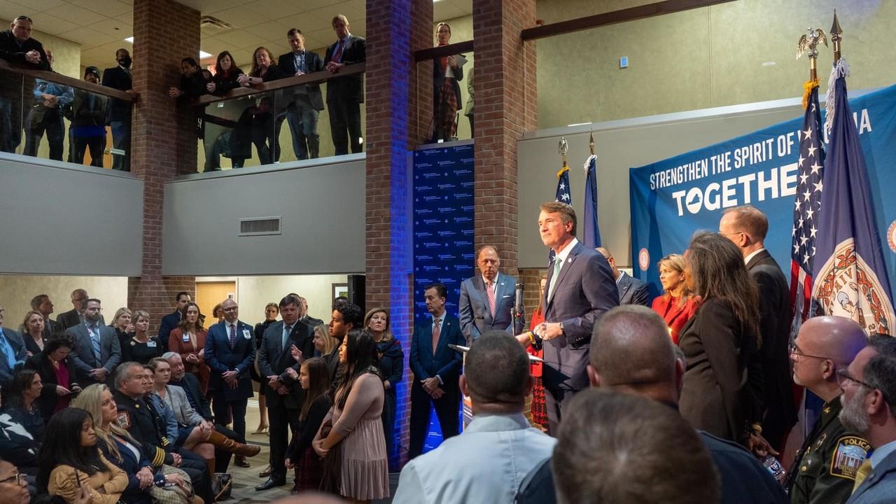 FOTO: Facebook/ Governor of Virginia