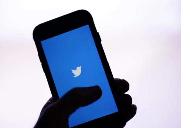 Prohíbe Twitter publicar vínculos hacia Facebook e Instagram