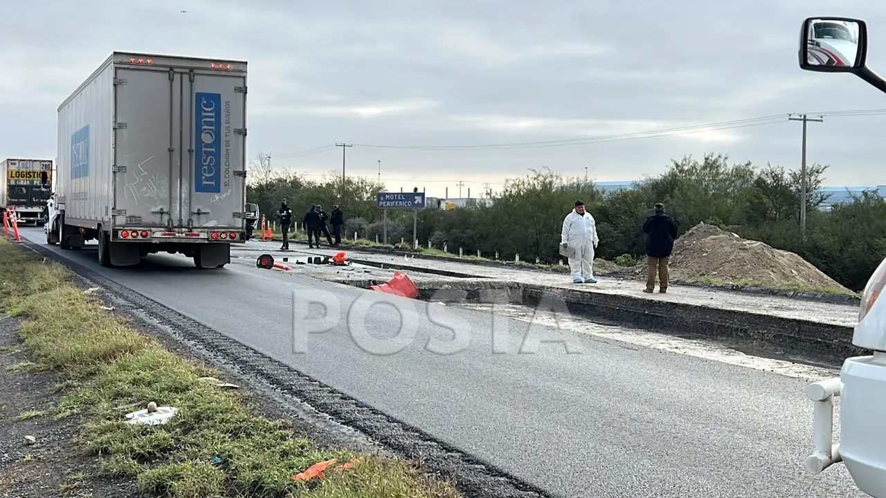 Mueren 2 hombres al caer en zanja por falta de luminarias en Anillo Periférico