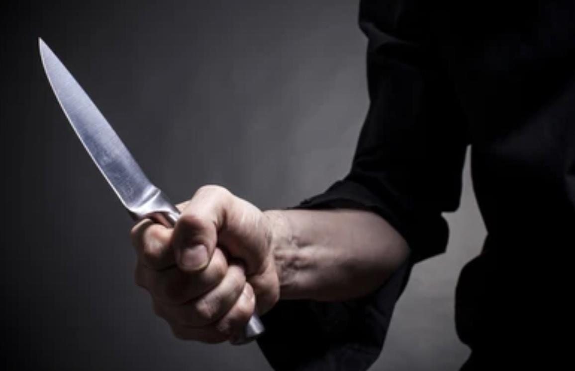Acusan a niñas de homicidio; se conocieron en internet y mataron a un hombre