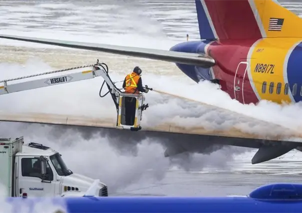 Previo a Navidad, aerolíneas de EU cancelan más de 2 mil vuelos por onda gélida