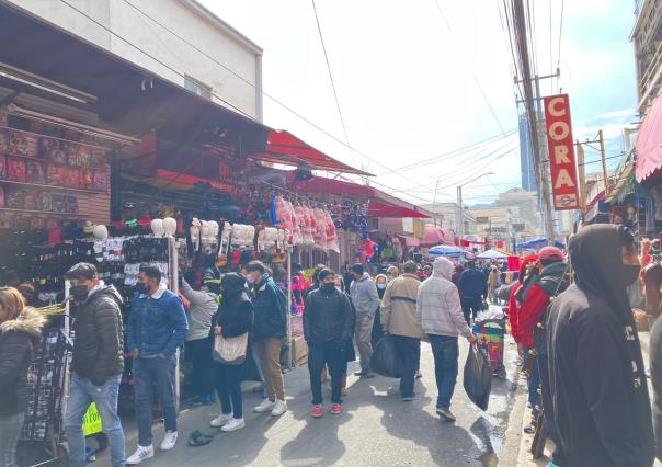 Sí usan cubrebocas en compras de pánico