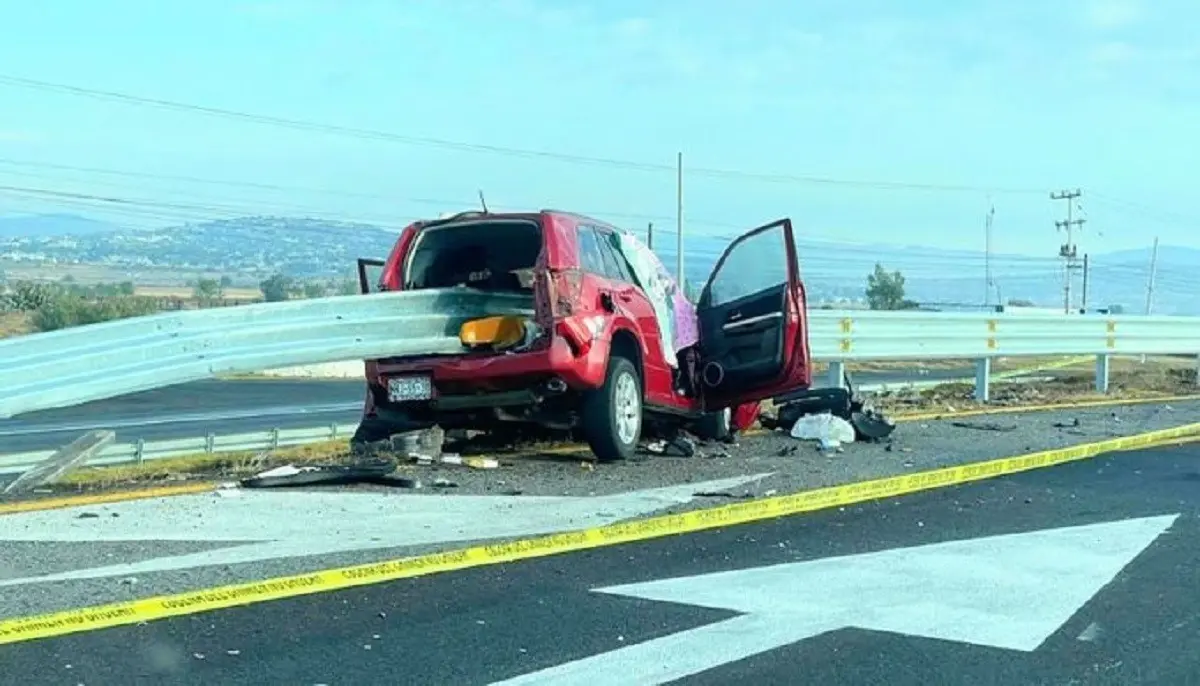 Hasta el momento no se ha dado a conocer el nombre de la pareja que perdió la vida en el accidente carretero. Foto: Twitter @CR_NoticiasTv
