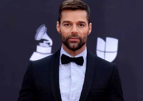 Pone Ricky Martin distancia con su familia