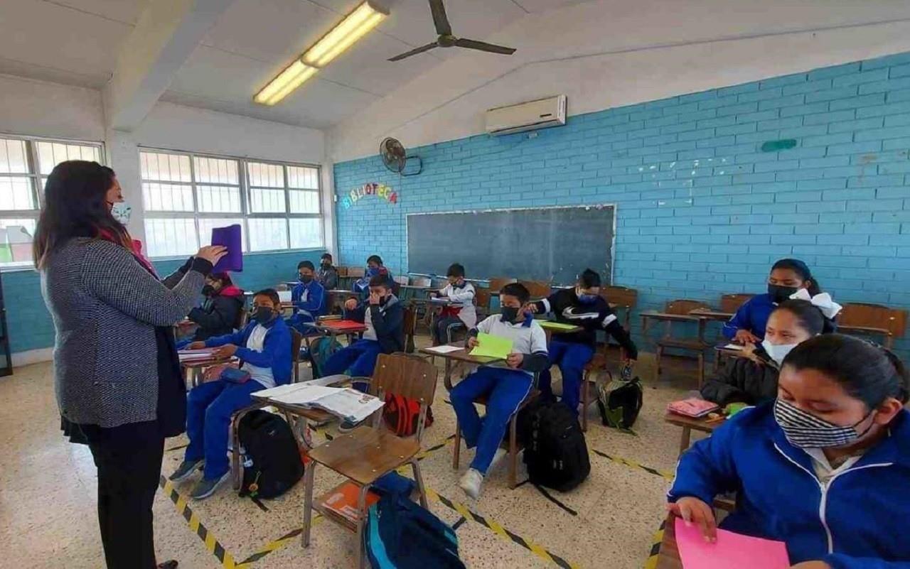 La Secretaría de Salud de Nuevo León informó que de mantenerse a la baja los contagios de COVID-19, el regreso a clases en 2023 será presencial. Foto: Carlina León