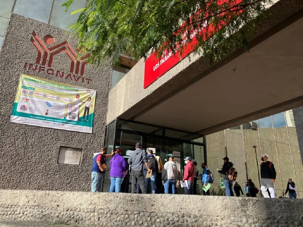 El trámite en cuestión es el cambio del crédito de salarios mínimos a pesos, de no cambiarse, el aumento que se reflejaría en las mensualidades sería del 8 por ciento. Foto: Raymundo Elizalde