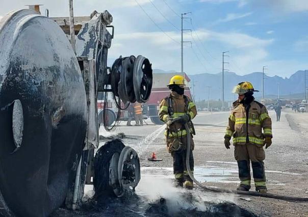 Muere elemento de rescate tras flamazo de pipa en Salinas Victoria