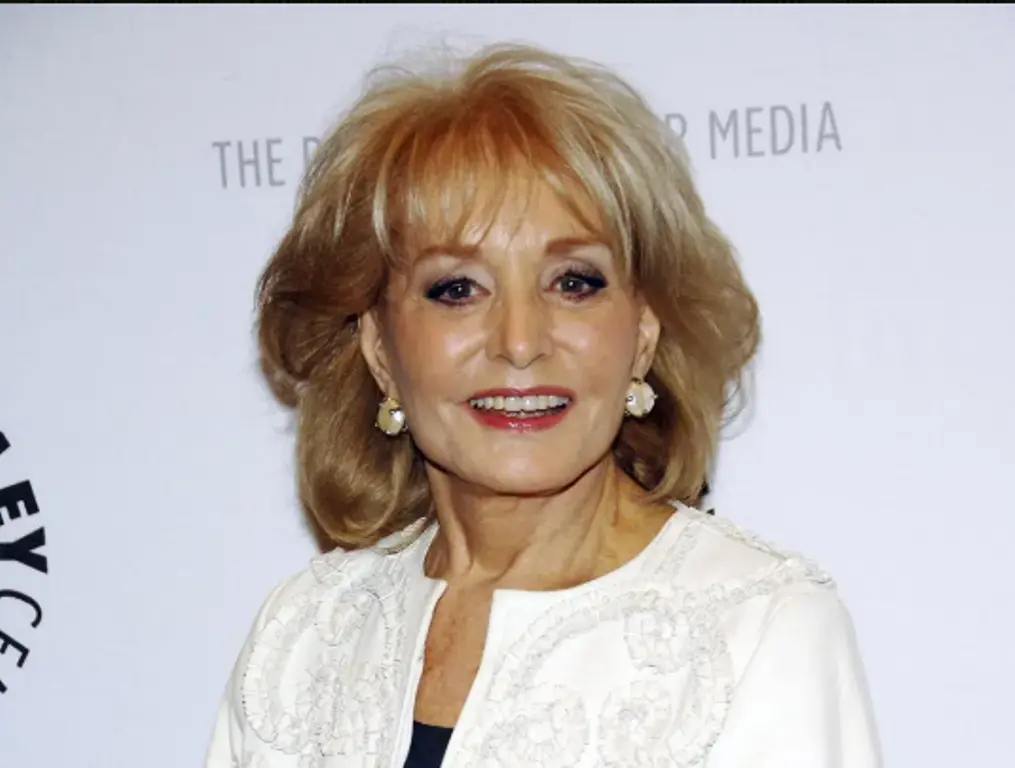 Barbara Walters, una superestrella y pionera en los noticieros en televisión, falleció el 30 de diciembre de 2022, según ABC News. Tenía 93 años. (AP Foto/Evan Agostini, archivo)