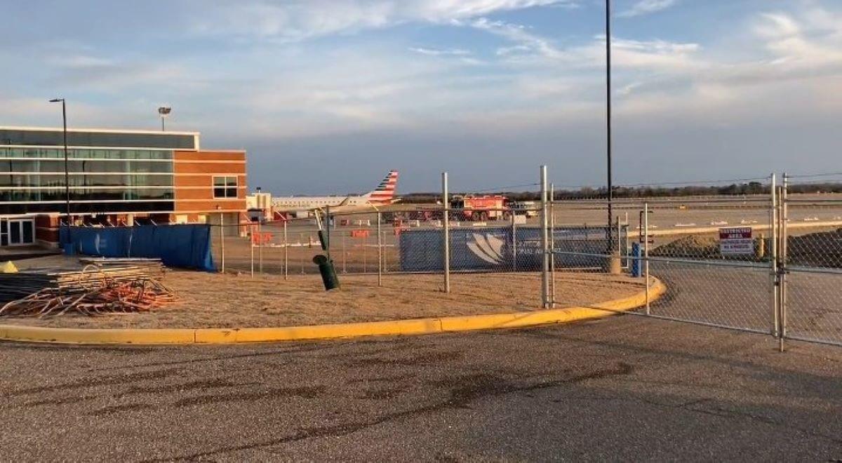 En Alabama un trabajador murió luego de ser succionado por el motor de un avión regional de American Airlines. FOTO. DATOWORLD