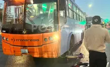 Arrolla Ruta 206 a mujer ciclista en Monterrey