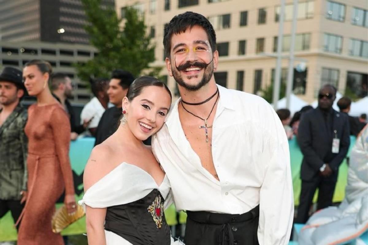 La pareja el año pasado trajo al mundo a su primer hija a la que le pusieron Índigo. Foto. Especial