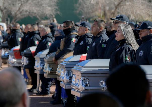 Autoridades estatales despiden a policías fallecidos en motín de Ciudad Juárez