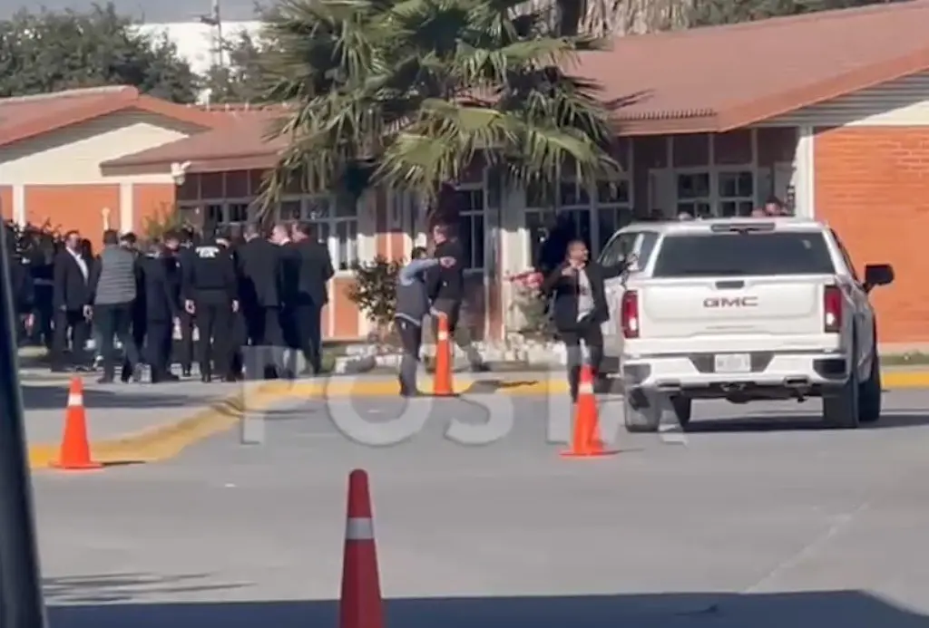 Encabeza Samuel García homenaje a policías caídos en campo de Fuerza Civil