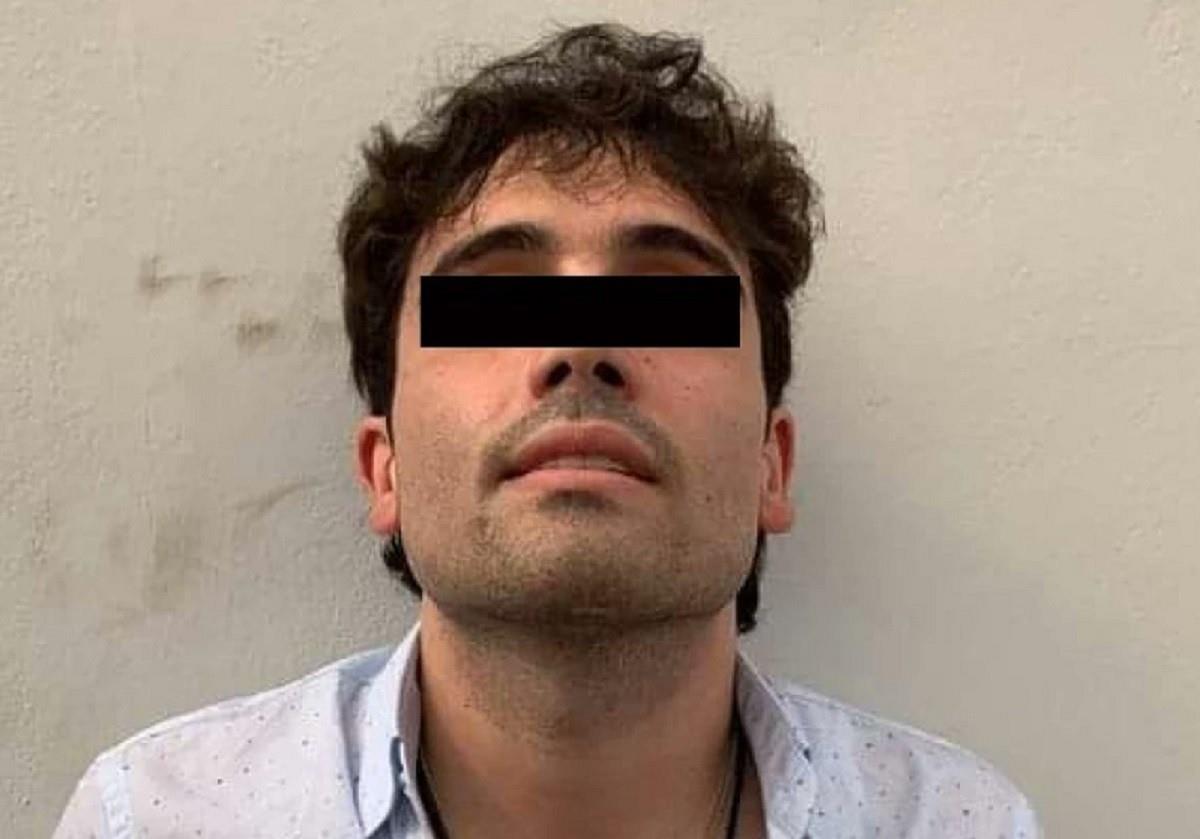 Se reporta la detención de Ovidio Guzmán, hijo de Joaquín El Chapo Guzmán, tras las balaceras y bloqueos en Culiacán, Sinaloa. Foto: Twitter @EsNoticiaHoyMx