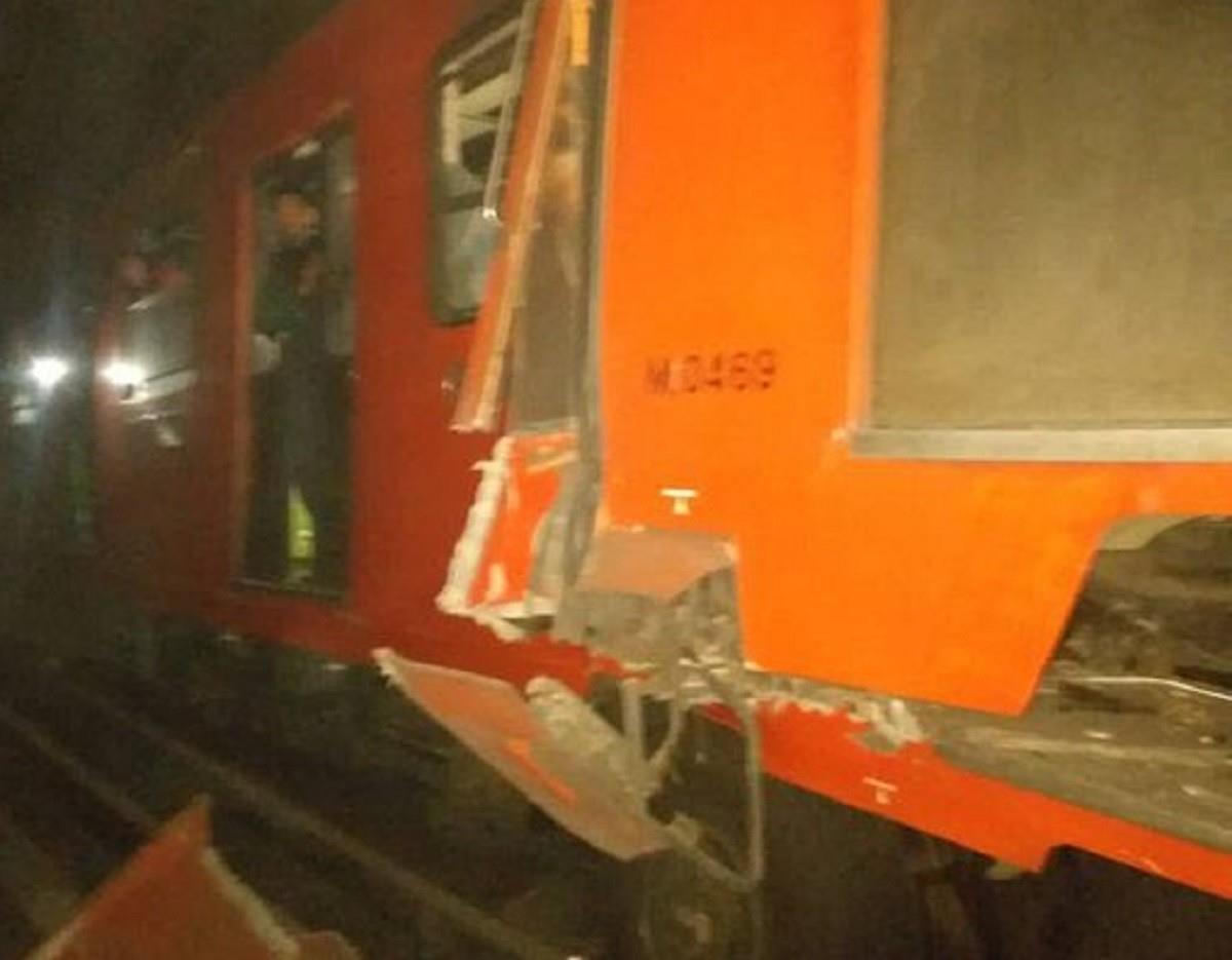 Se registró un choque de trenes en la Línea 3 del Metro de la Ciudad de México, entre las estaciones La Raza y Potrero;  se reportan 10 lesionados, 4 personas prensadas y trasciende la muerte de una persona. Foto: Twitter @erickbecerra1