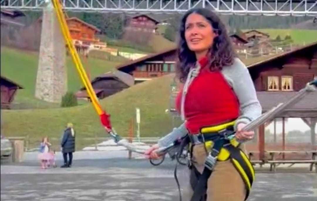 Salma Hayek compartió el video en sus redes sociales. Foto: Captura del video