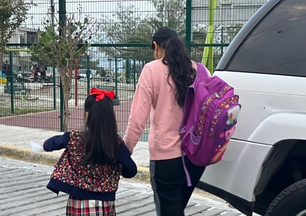 Cumplen escuelas con uso de cubrebocas obligatorio