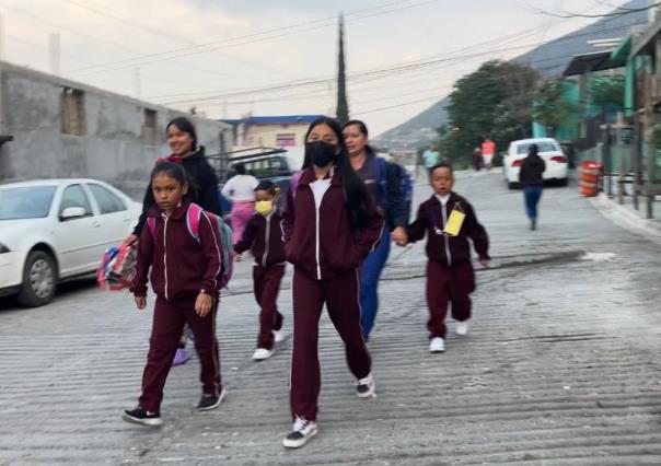 Busca Samuel García eliminar uso obligatorio de cubrebocas en escuelas