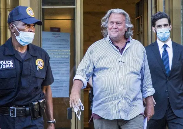 Piden abogados de Steve Bannon abandonar el caso del muro fronterizo