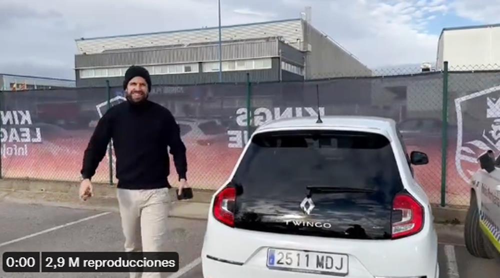 ¡Ataque futbolero! Gerard Piqué, llega a la Kings League en un TWINGO