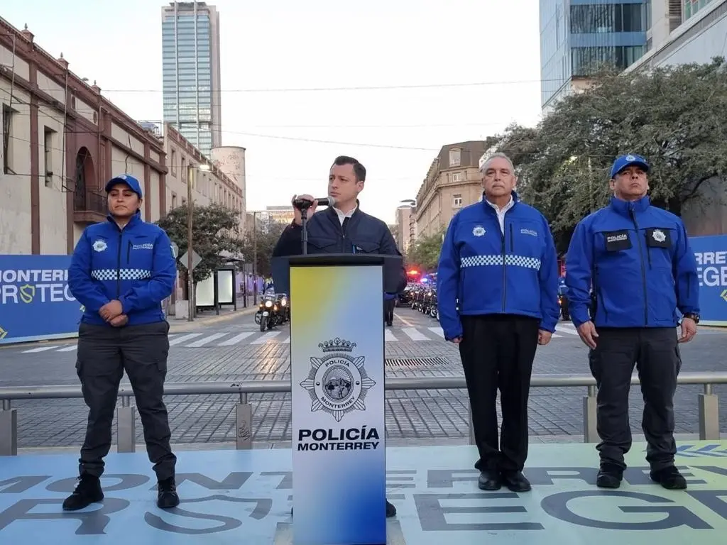 El alcalde de Monterrey, Luis Donaldo Colosio puso en marcha 157 nuevas unidades de seguridad. FOTOS: Armando Galicia