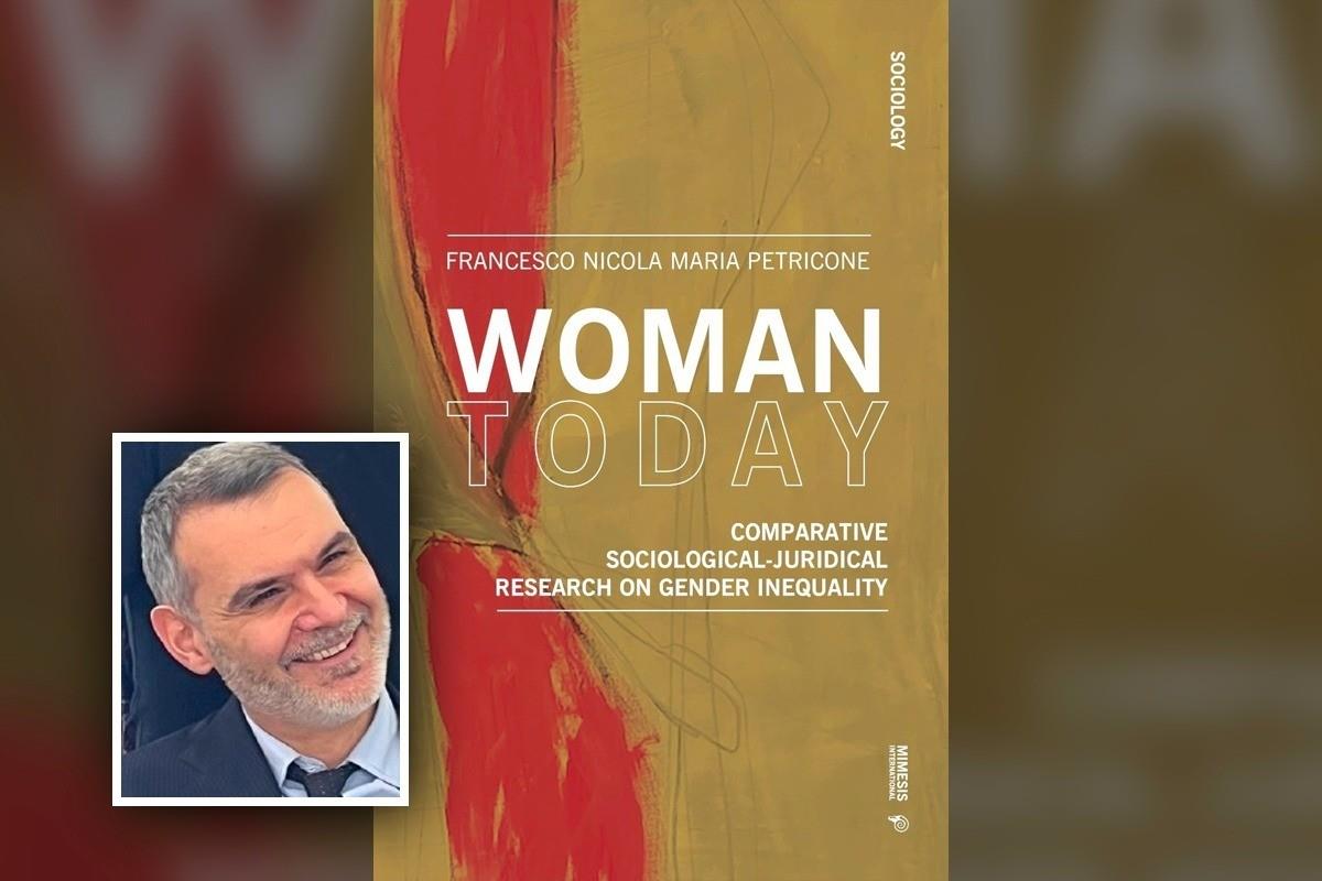 El libro “Woman Today” del catedrático Francesco Nicola Maria Petricone. Foto: Sría. de Igualdad e Inclusión NL