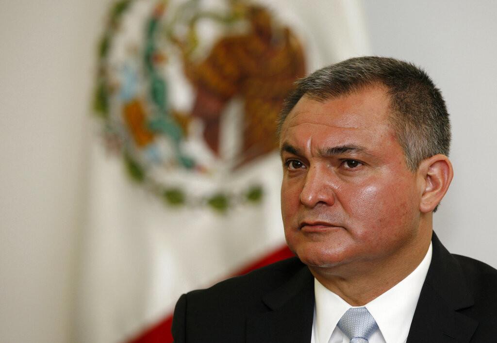 Fotografía de archivo del secretario de Seguridad Pública de México, Genaro García Luna, en conferencia de prensa al margen de la reunión Comunidad Policial Americana en Ciudad de México el 8 de octubre de 2010. (AP Foto/Marco Ugarte, Archivo)