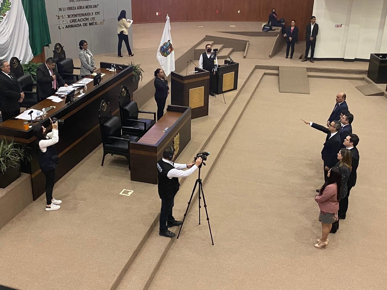 Toman protesta a nuevo titular del ITAIT