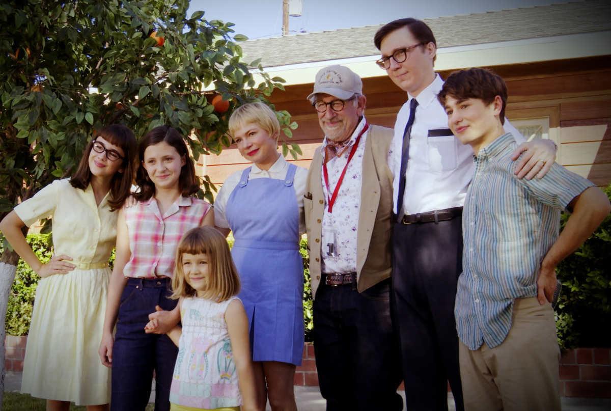 Steven Spielberg junto al elenco de Los Fabelman: Foto: Universal Pictures