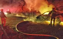 Controlan incendio de auto en San Jerónimo, en Monterrey