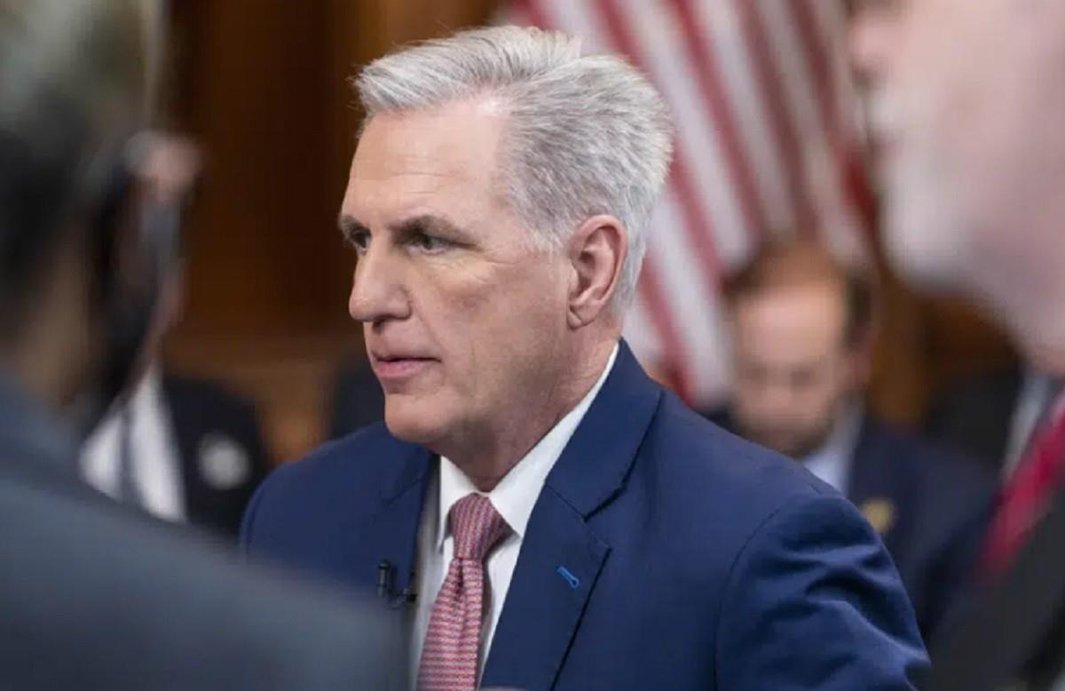 El presidente de la Cámara de Representantes, Kevin McCarthy, prometió que los recortes al Seguro Social y Medicare estarían fuera de la mesa. Foto: Associated Press