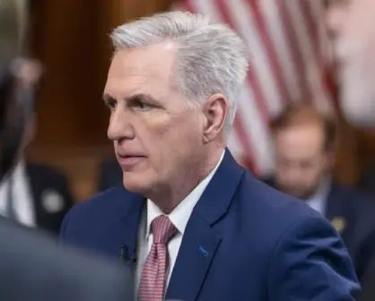 Biden y McCarthy discutirán el límite de la deuda