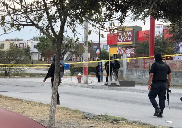 Mujer es asesinada en plena calle en Cadereyta