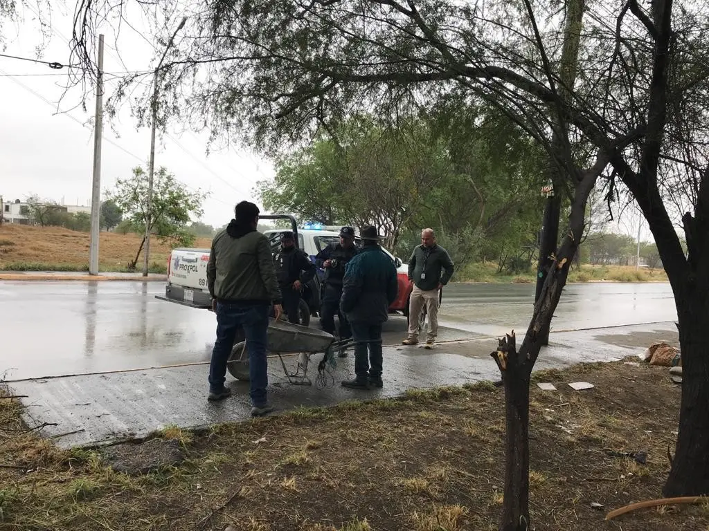 Cae sujeto por tirar escombro en Escobedo: ha sido multado 5 veces