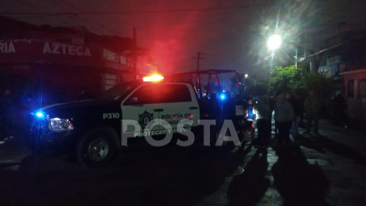 El despliegue de elementos de la Agencia Estatal de Investigaciones ocurrió en el cruce de las calles de Psicología y San Sebastian de la colonia Miguel Hidalgo. Foto: Captura de pantalla