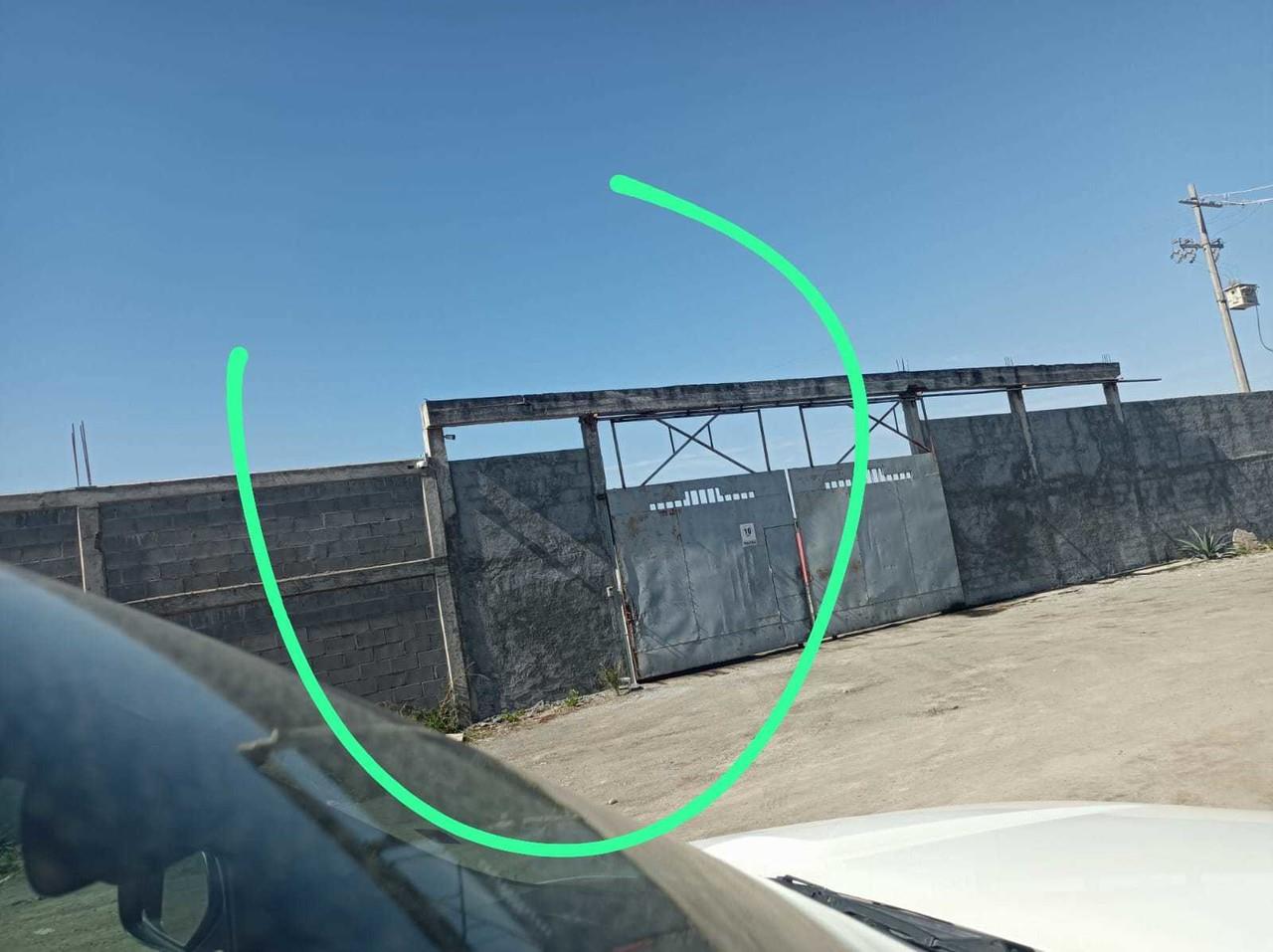 Mario Escobar, padre de Debanhi Susana Escobar Bazaldúa, denunció que el motel Nueva Castilla es desmantelado pese a la presencia de custodia policiaca.  Foto: Raymundo Elizalde