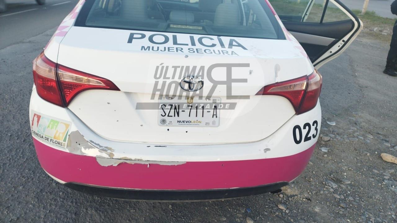 Intentan rescatar a mujer en Ciénega de Flores. Foto: Raymundo Elizalde.